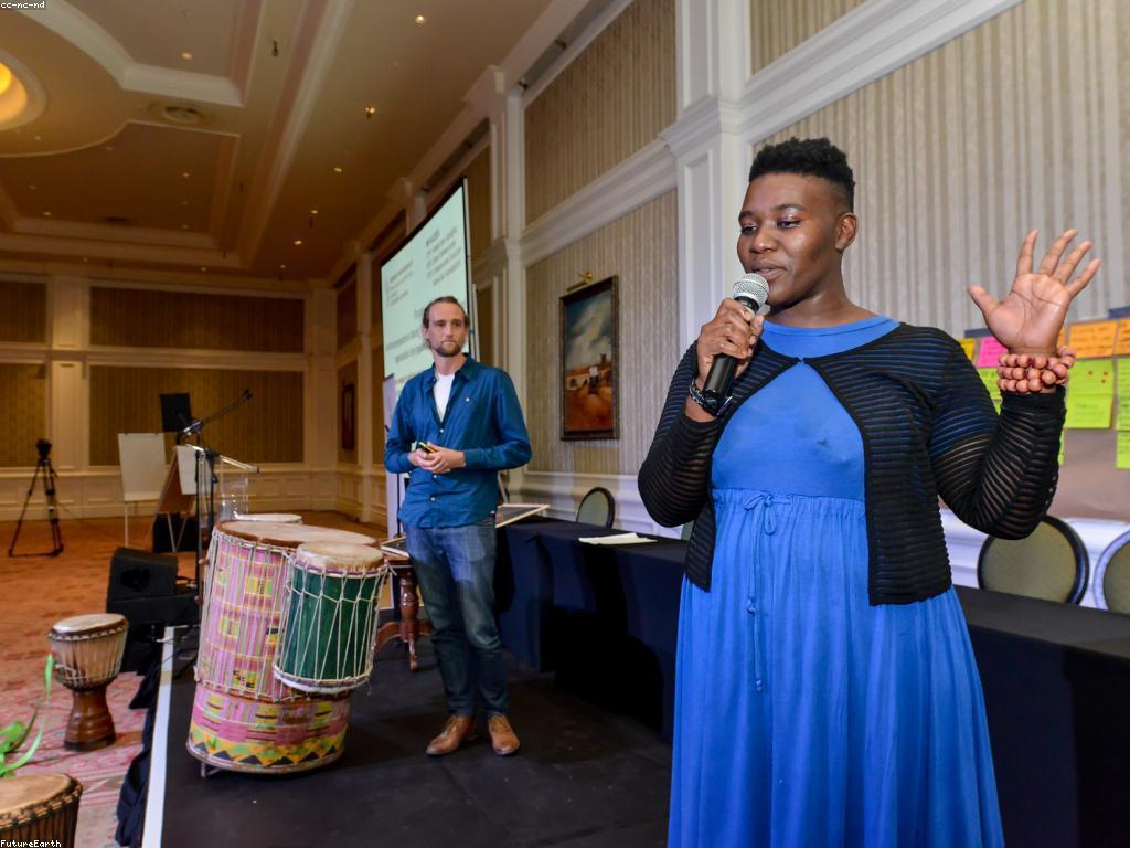 ផលប៉ះពាល់នៃសកម្មភាពលើសង្គម